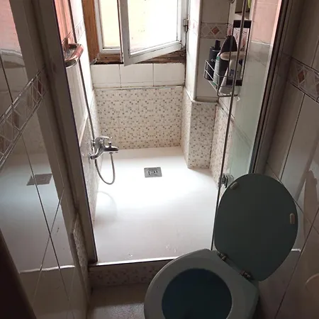 Quarto em Acomodações Particulares Habitación Céntrica Económica *