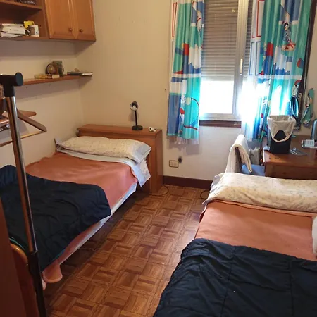 Quarto em Acomodações Particulares Habitación Céntrica Económica *